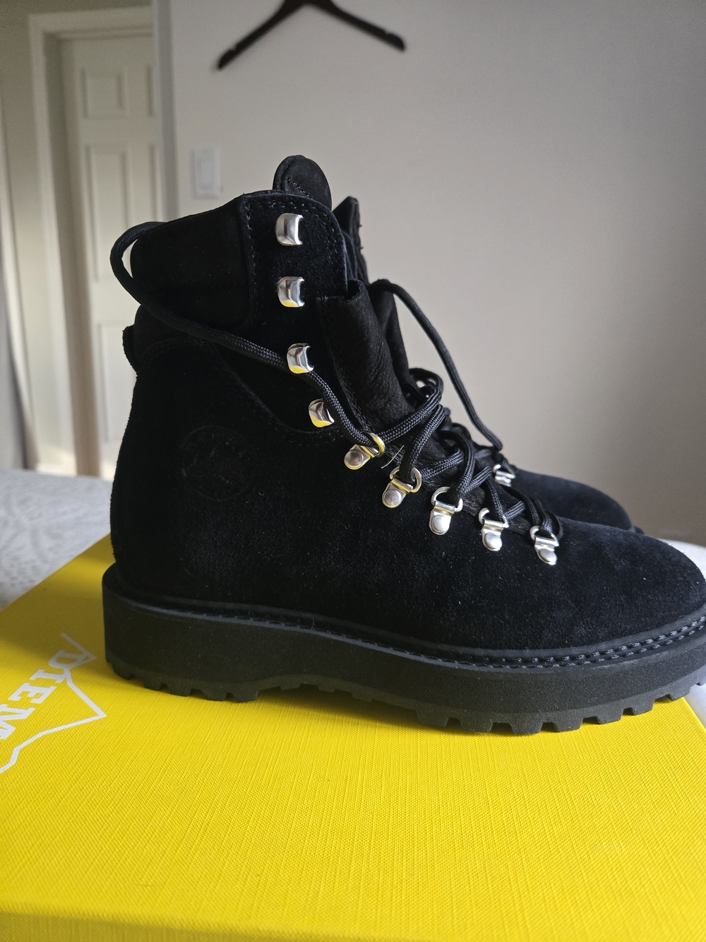 Monfumo Women's Black Suede Hiking Boots Sz 6